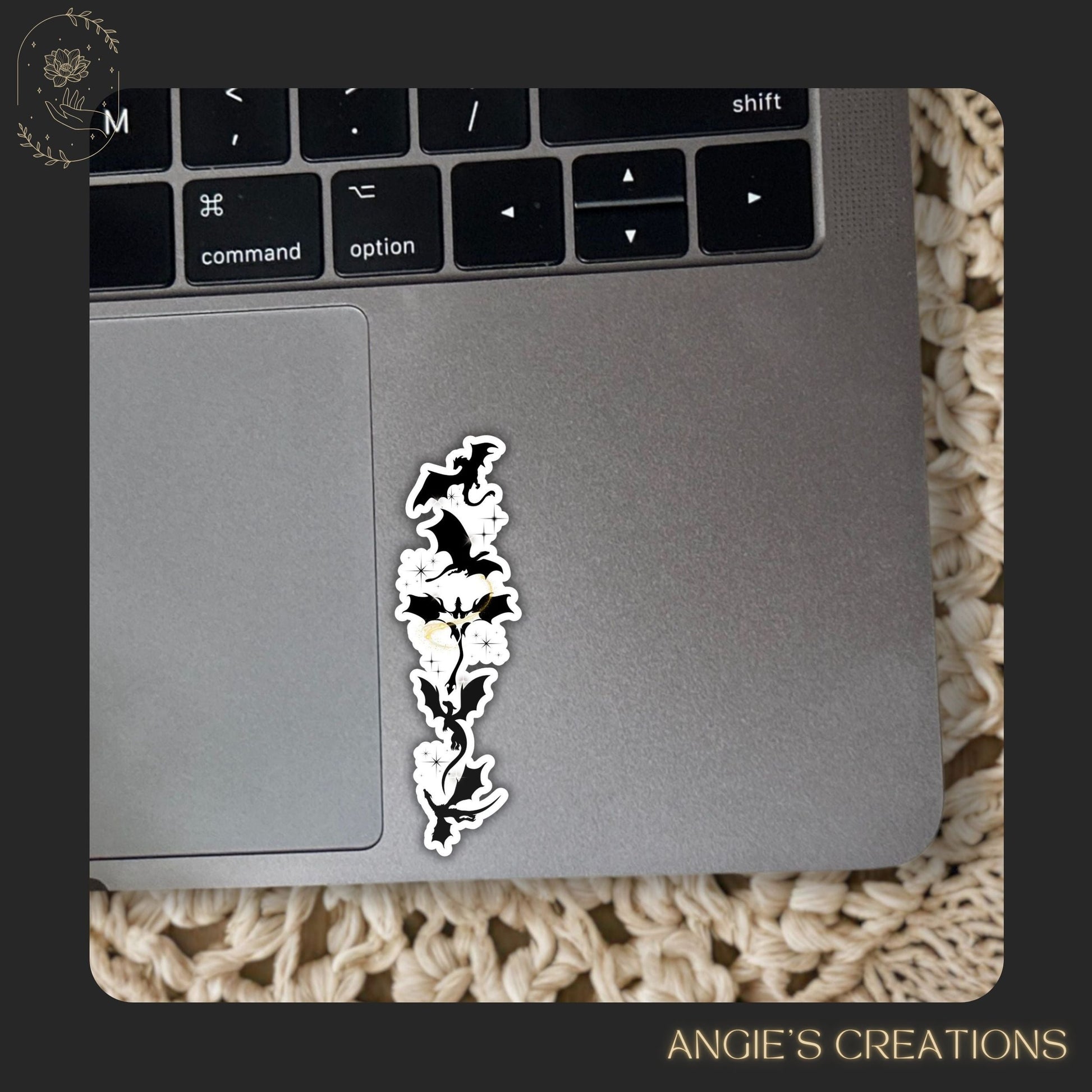 Step into your next chapter with this magical dragon silhouette sticker; inspired by romantasy readers’ favourite dragon-rider worlds. Perfect for fantasy fans who love Fourth Wing, Iron Flame, and beyond, this handmade vinyl sticker makes a striking accent for your Kindle, journal, water bottle, or laptop. A bold design for book lovers who dream of dragons and epic skies.