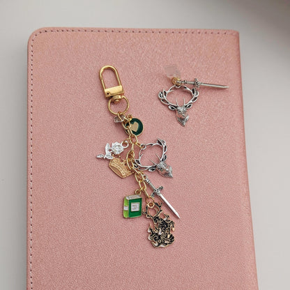 Terrasen, Throne of Glass Charm Keychain, Customizable Romantasy E-Reader Dust Plug Bundle, Fireheart Queen & Stag Book Lover Gift