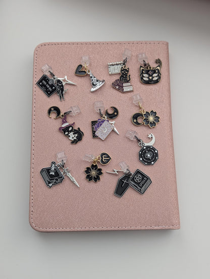 Fantasy Kindle Dust Plug', Witchy Zinc Alloy USB-C Charm, Custom.