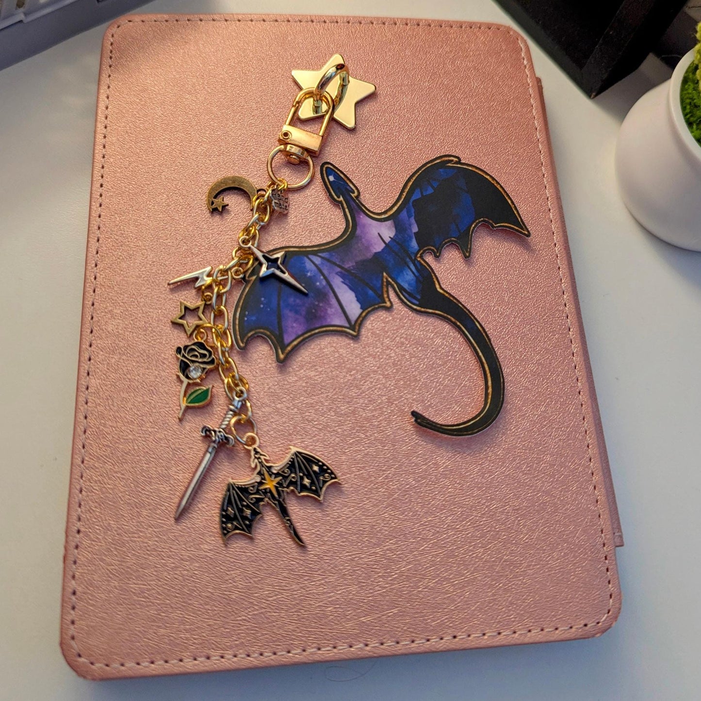 Fourth Wing Keychain, Dragon Rider Charm 12.5cm, Gold Foil Decals