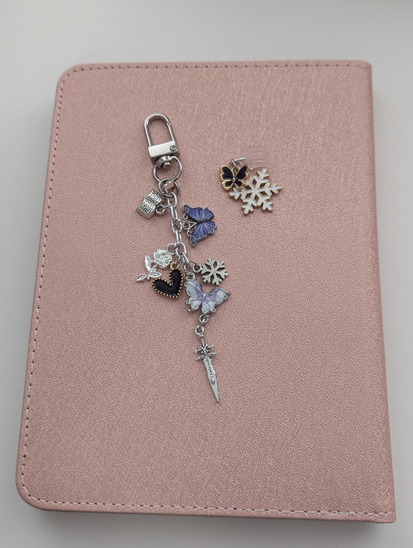 romantasy book keychain, Osha & Snowflake Charm Bundle USB-C Plug