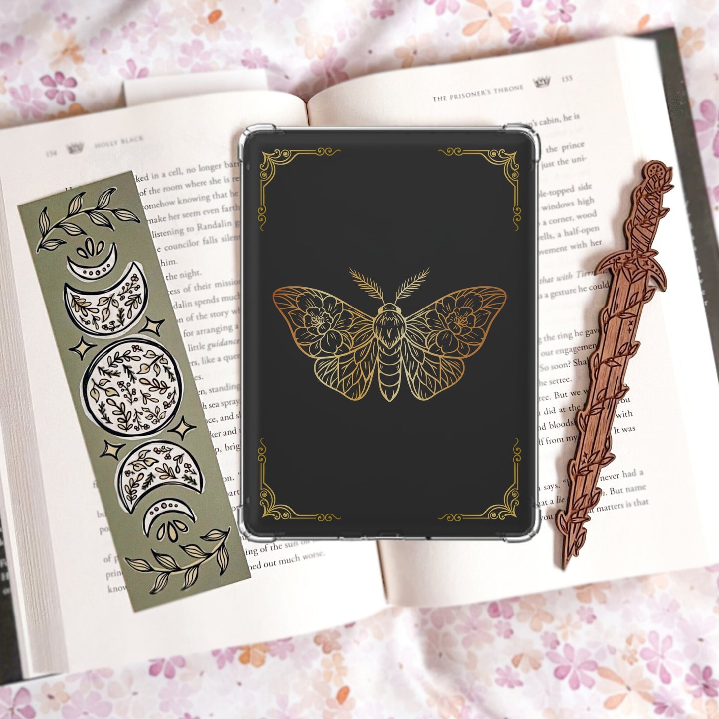 Gold Floral Moth Kindle Insert