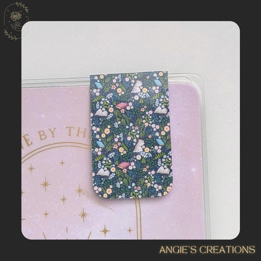 Floral Book Lover Pattern Magnetic Bookmark