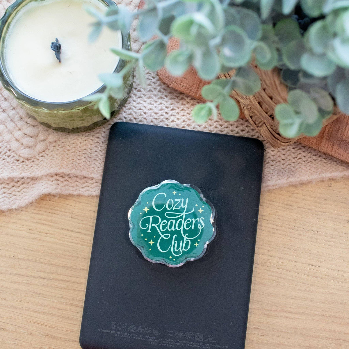 Warm and a little dreamy, just like the corner of the couch you claim for reading. This grip carries the same coziness as soft blankets and a story you never want to end, stars and stillness tangled together. A small piece of that comfort to keep with you, chapter after chapter.